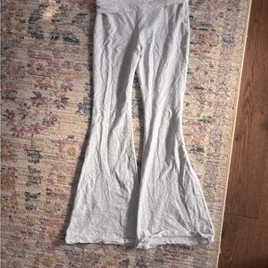 EDIKTED- gray flare leggings (M)